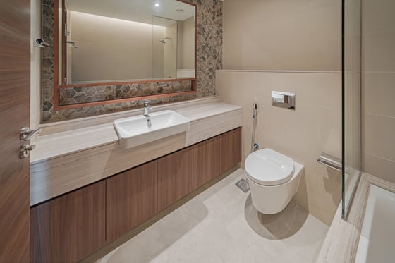 Upgraded Modern 2 Bed | 2 Balcony | Prime Location, picture 11