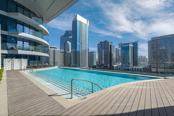 Upgraded Modern 2 Bed | 2 Balcony | Prime Location, picture 15