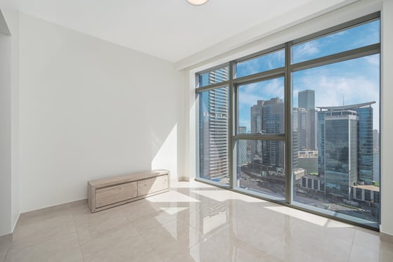 Upgraded Modern 2 Bed | 2 Balcony | Prime Location, picture 9