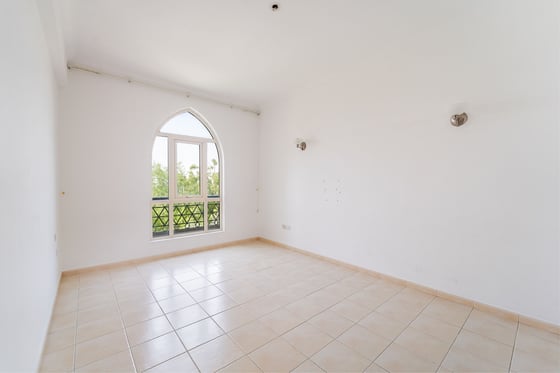 Vacant Now | Garden Hall | Skyline Views, picture 14