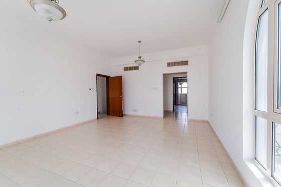 Vacant Now | Garden Hall | Skyline Views, picture 9