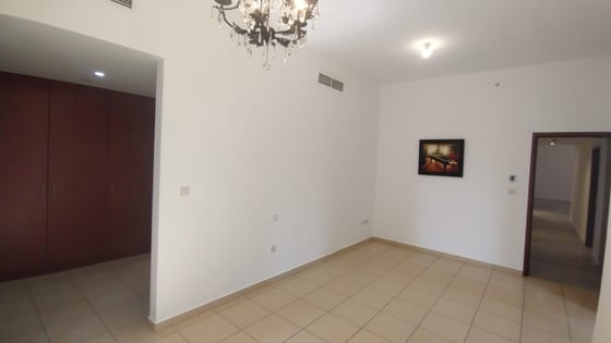 Vacant | Marina View | Upgraded........., picture 6