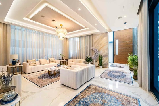 Ultra-Luxury Living | Furnished | Beach View, picture 2