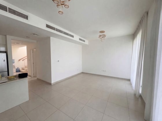Spacious Corner Plot | Park Facing | Vacant Soon, picture 9