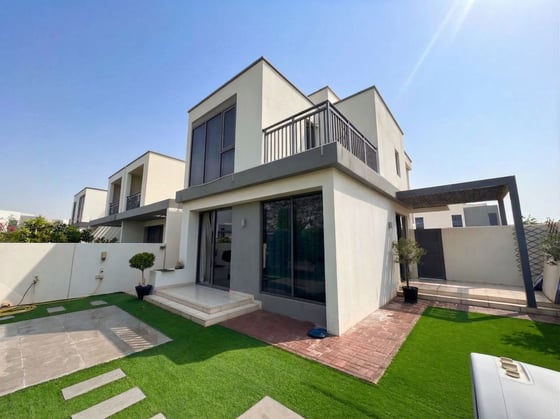 Spacious Corner Plot | Park Facing | Vacant Soon, picture 1