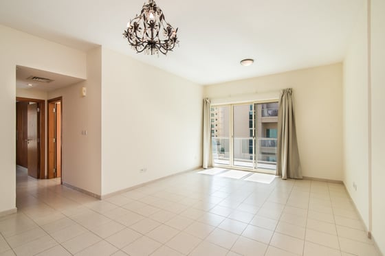 Well-Maintained Unit with Community View, picture 2