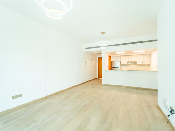 Well-Maintained Unit with Community View, picture 2