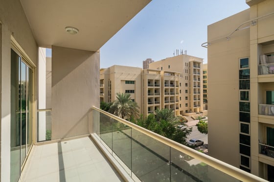 Well-Maintained Unit with Community View, picture 11