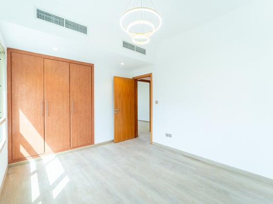 Well-Maintained Unit with Community View, picture 14