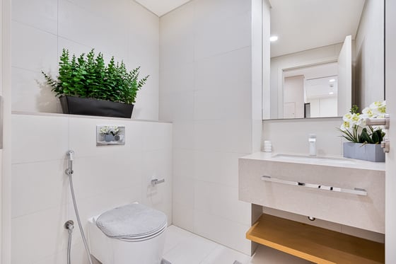 Vacant | Full Sea View | Luxuriously Upgraded, picture 10