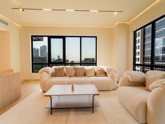 Fully Renovated| High Floor | Luxury 1BR Feel | Turnkey, picture 1