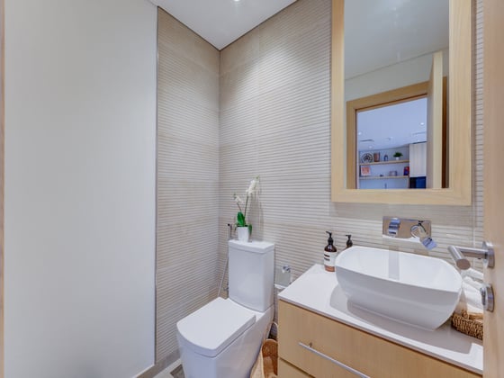 Ellington | Bright Unit | Upgraded | Vacant, picture 10