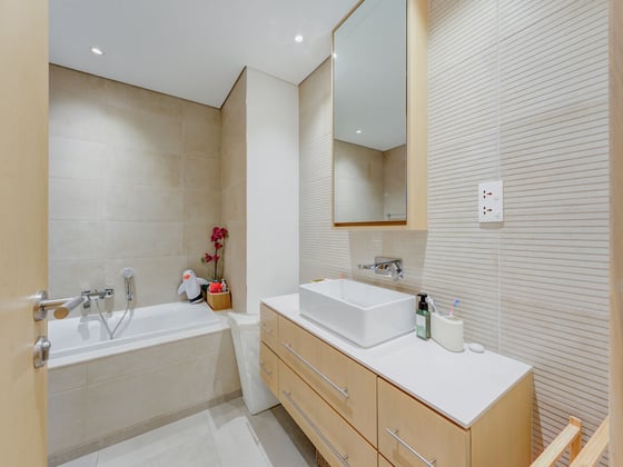Ellington | Bright Unit | Upgraded | Vacant, picture 12