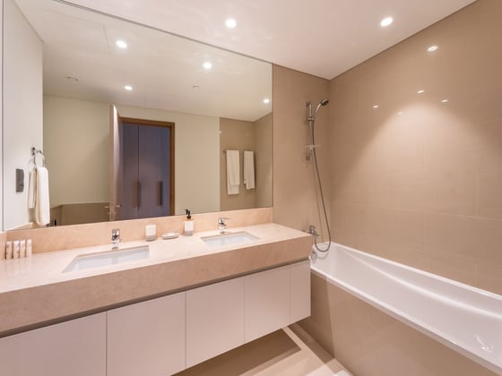Prime Location | High Floor | Boulevard View, picture 9