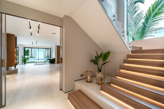 Fully Renovated | Corner Plot | Luxury Living, picture 6