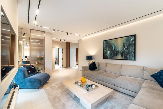 Fully Renovated | Corner Plot | Luxury Living, picture 3