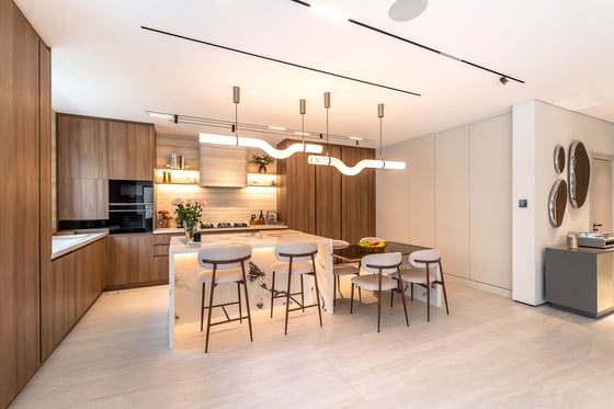 Fully Renovated | Corner Plot | Luxury Living, picture 8