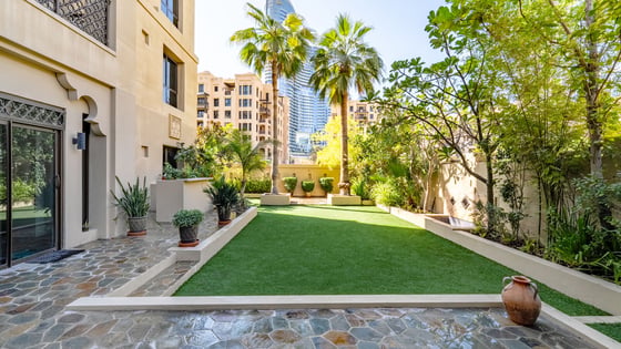 Skyline Serenity | 3-BR APT | Upgraded Interiors, picture 1