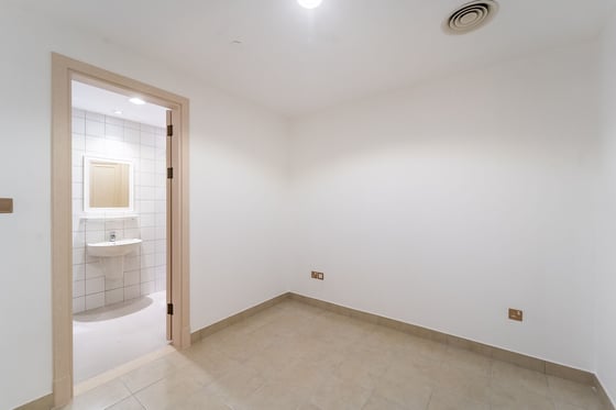 Fully Renovated | Triplex | Exceptional Space, picture 15