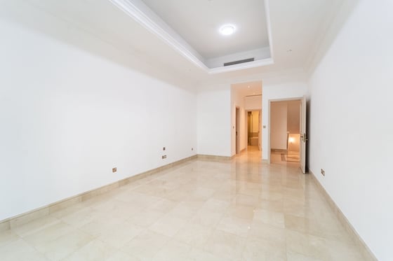 Fully Renovated | Triplex | Exceptional Space, picture 9