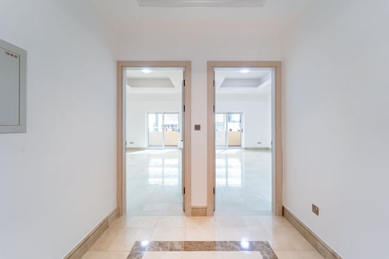 Fully Renovated | Triplex | Exceptional Space, picture 16