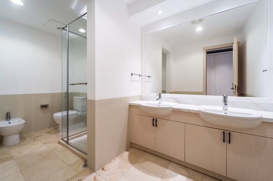 Fully Renovated | Triplex | Exceptional Space, picture 18