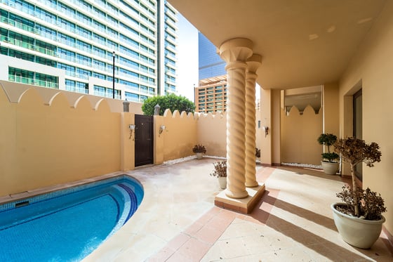 Fully Renovated | Triplex | Exceptional Space, picture 1