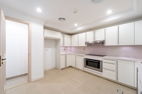 Fully Renovated | Triplex | Exceptional Space, picture 7
