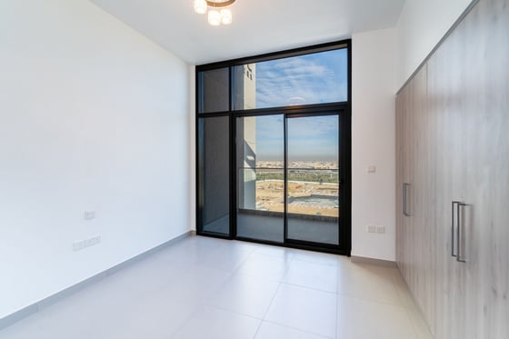 High Floor | Huge Balcony | Community Views, picture 8