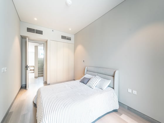 Rare Triplex | Private Lift Access | Marina Views, picture 17