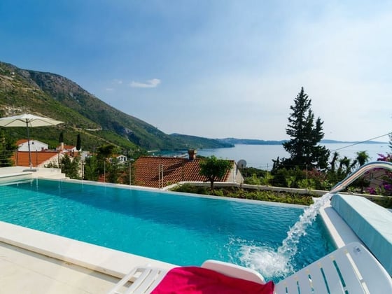 Fascinating villa with sea view in a close suburb of Dubrovn, picture 1