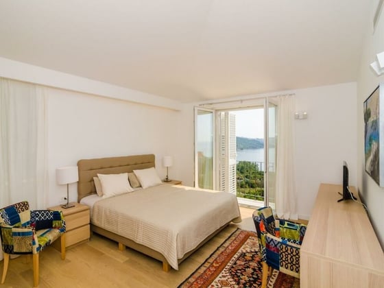 Fascinating villa with sea view in a close suburb of Dubrovn, picture 6