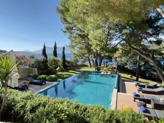 Design-winning seafront villa on Brac island, picture 2