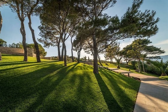 Design-winning seafront villa on Brac island, picture 9