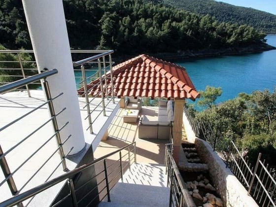Beautiful newly built waterfront villa with swimming pool an, picture 17