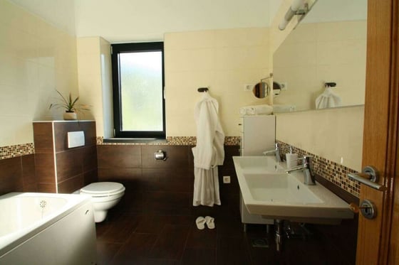 Beautiful newly built waterfront villa with swimming pool an, picture 9