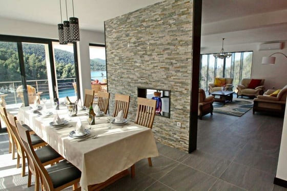 Beautiful newly built waterfront villa with swimming pool an, picture 5