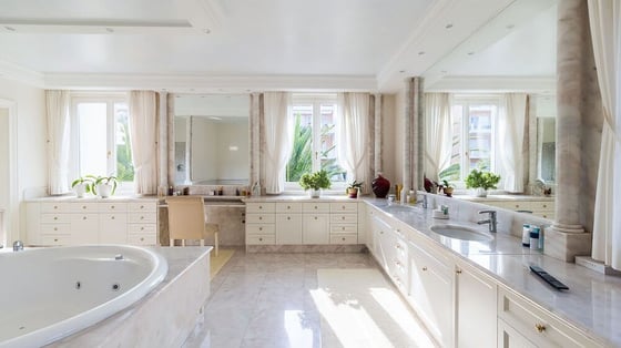 Luxurious waterfront villa within resort on the first line t, picture 6