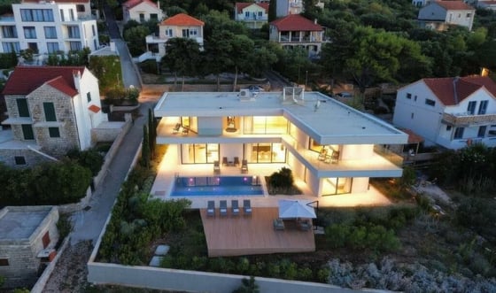 Luxurious first line villa for sale on Brac island in Splits, picture 14