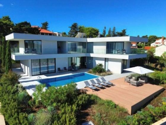 Luxurious first line villa for sale on Brac island in Splits, picture 2