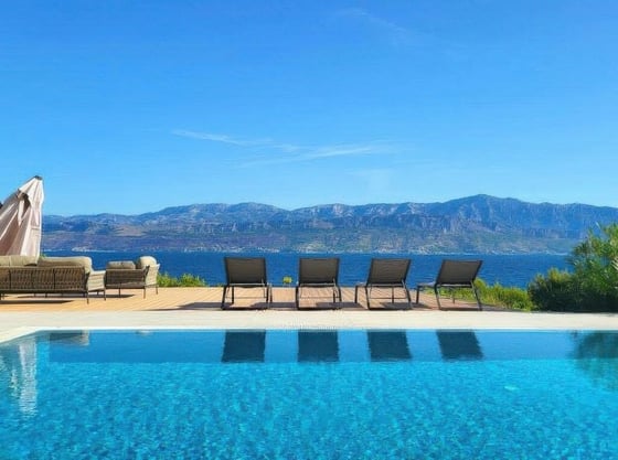Luxurious first line villa for sale on Brac island in Splits, picture 1