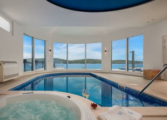 Price fell! Impressive, second-to-none waterfront villa in S, picture 10