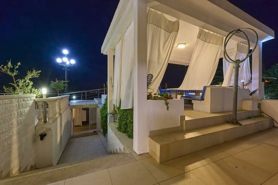 Fascinating beachfront villa with swimming pool and pier on, picture 19
