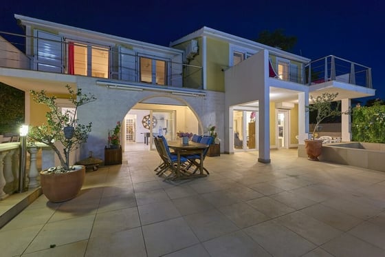 Fascinating beachfront villa with swimming pool and pier on, picture 22