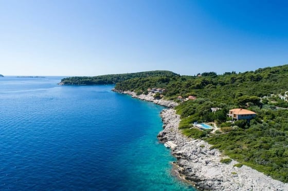 Beautifully isolated 1st line villa on a romantic island clo, picture 2