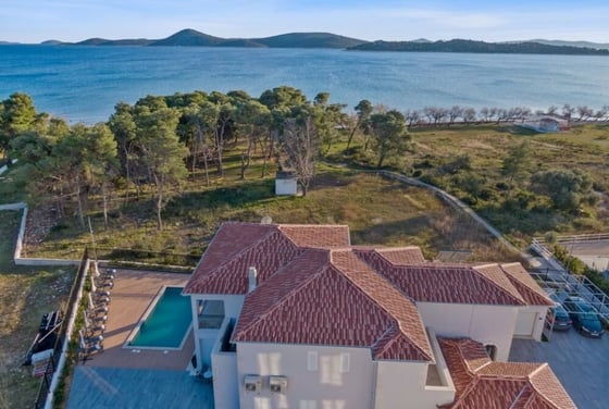 Astonishing new villa in Vodice on the 1st line to the sea, picture 2