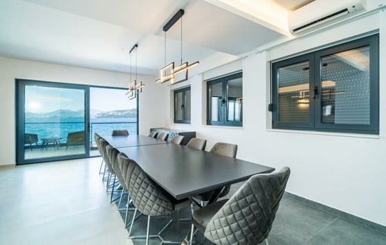Absolutely stunning villa next to the beachline, swimming po, picture 10
