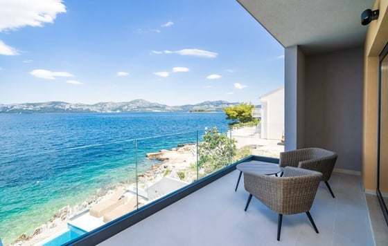 Absolutely stunning villa next to the beachline, swimming po, picture 16