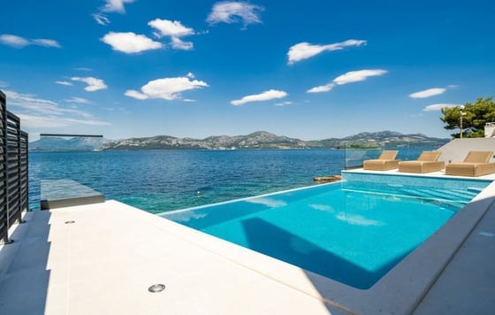 Absolutely stunning villa next to the beachline, swimming po, picture 4
