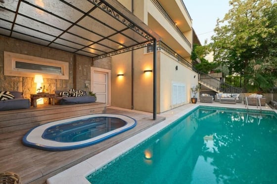 Exceptional classical style villa in Split, with swimming po, picture 3